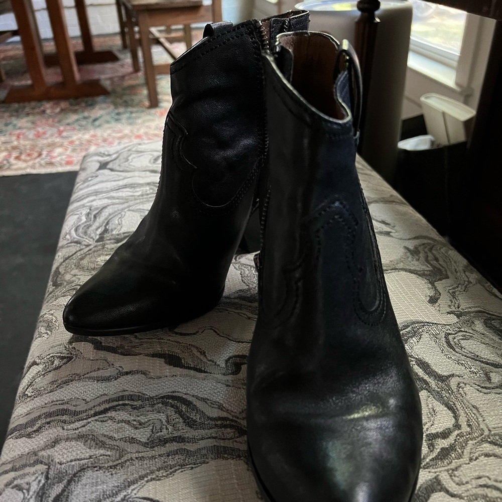 Frye Reina Black Leather Booties Size 8.5